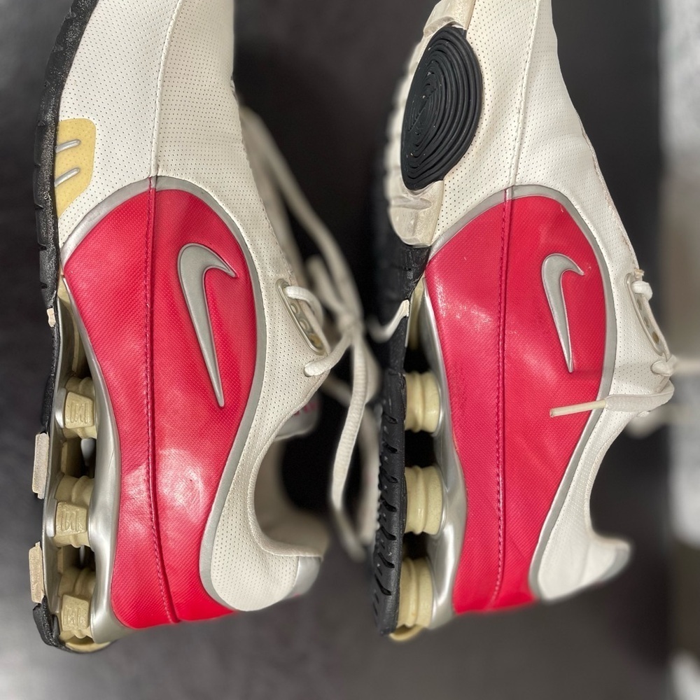 Nike Shox R4 Women’s Training Shoes – White/Red/Silver  size 9.5 - Picture 4 of 8